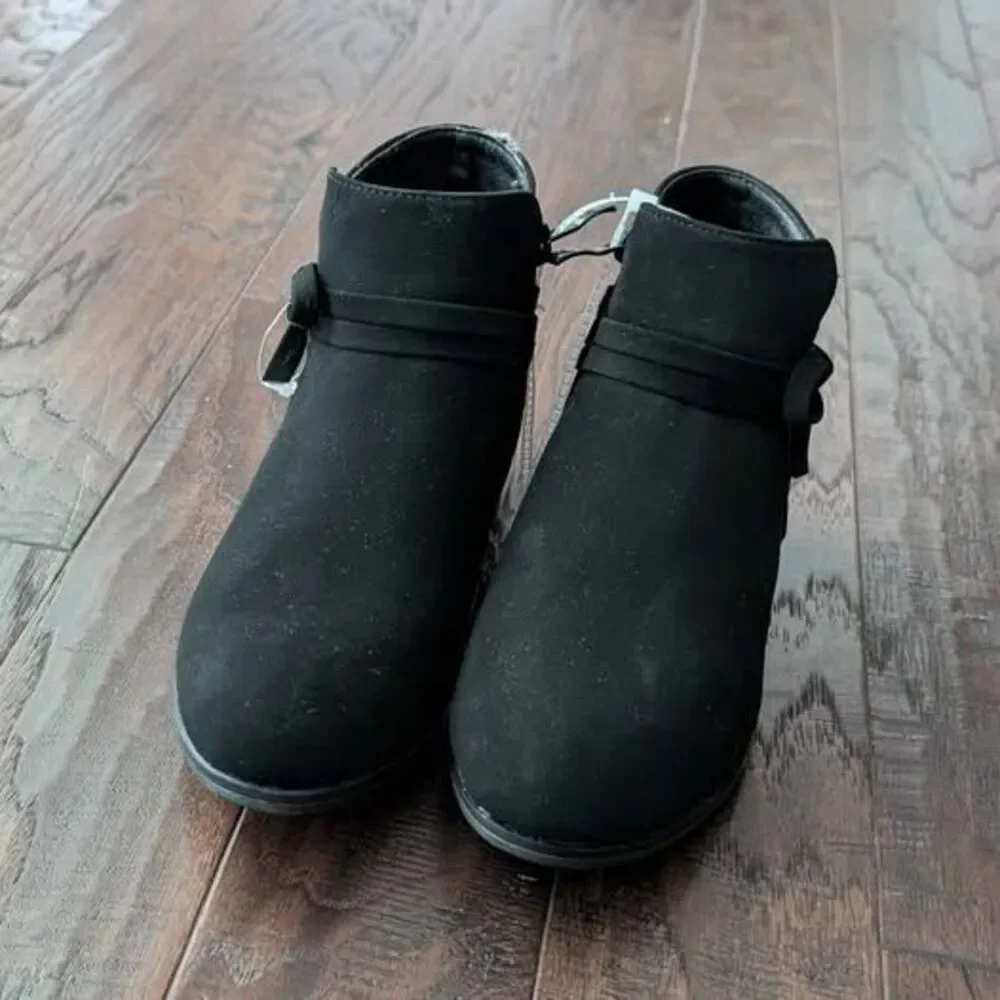 Link Girls Black Suede Ankle Booties Size 3
